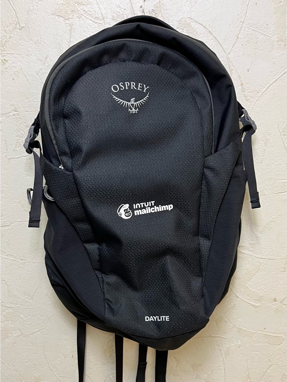 OSPREY Black Daylite 13 L Backpack with Mailchimp Logo